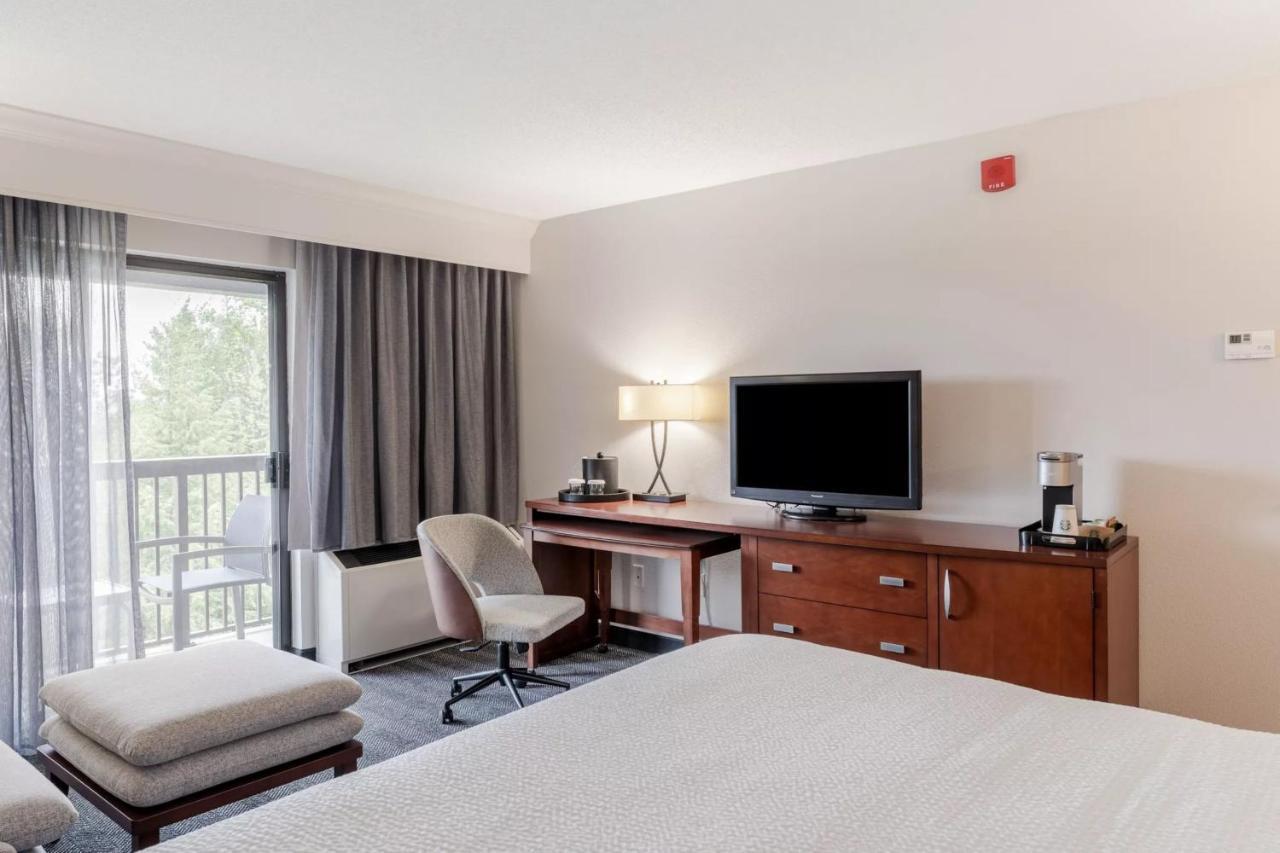 Hotel Courtyard Burlington Williston Exterior foto