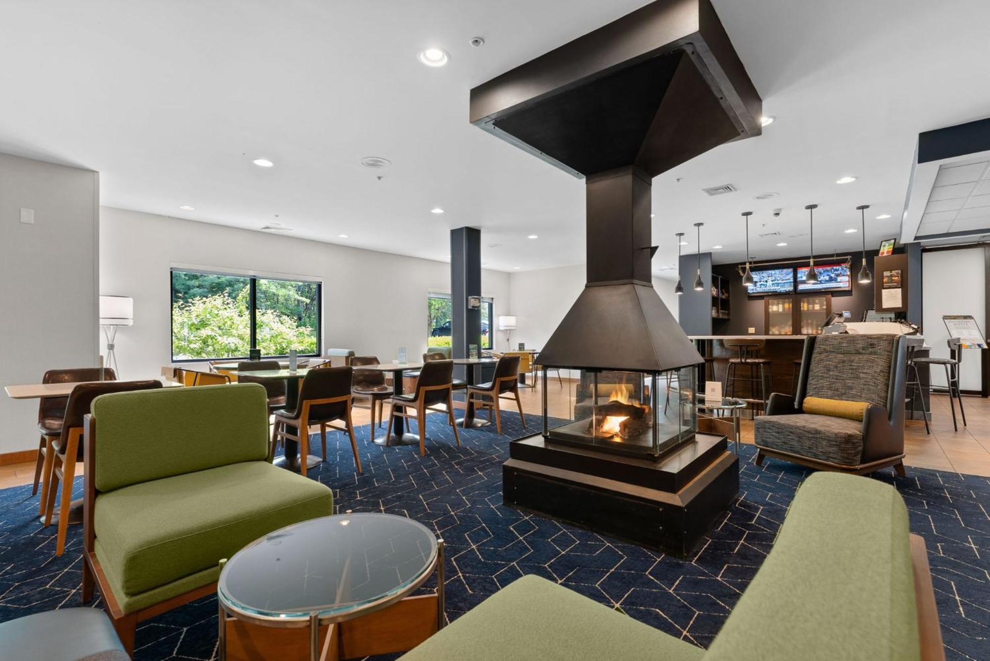 Hotel Courtyard Burlington Williston Exterior foto