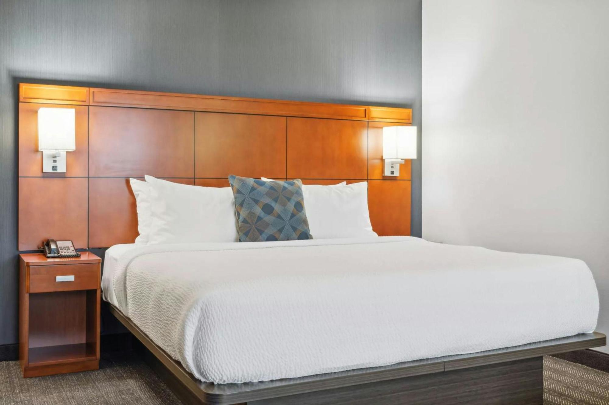 Hotel Courtyard Burlington Williston Exterior foto