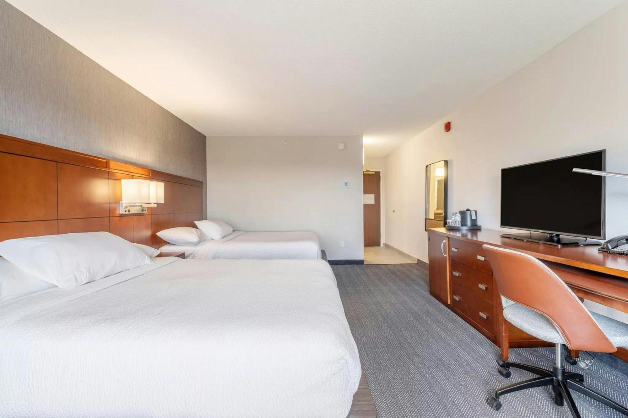 Hotel Courtyard Burlington Williston Exterior foto