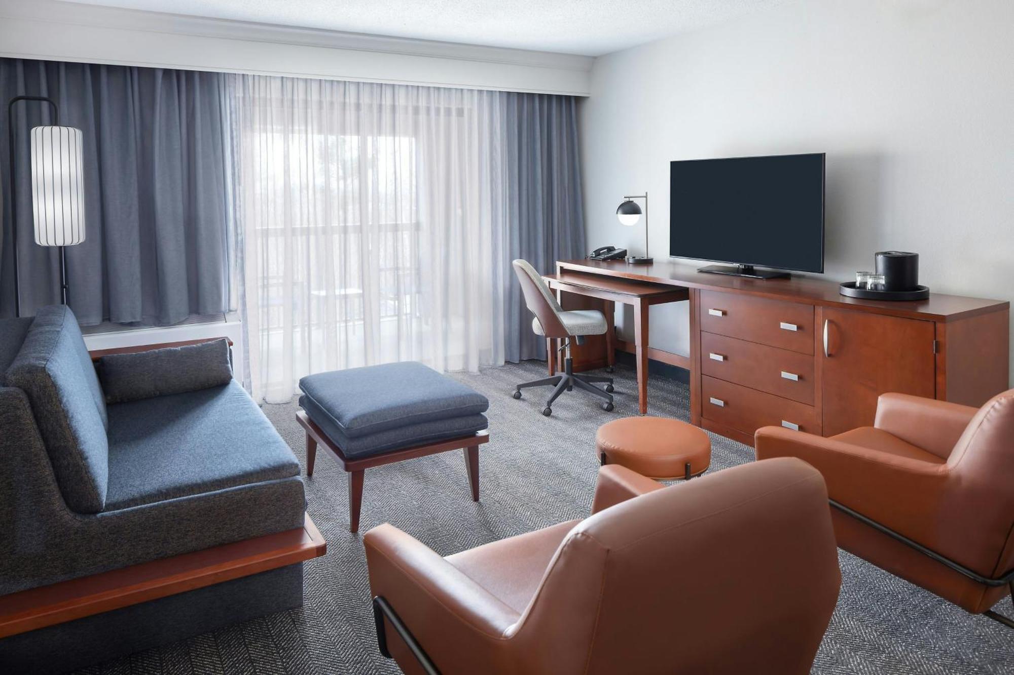 Hotel Courtyard Burlington Williston Exterior foto