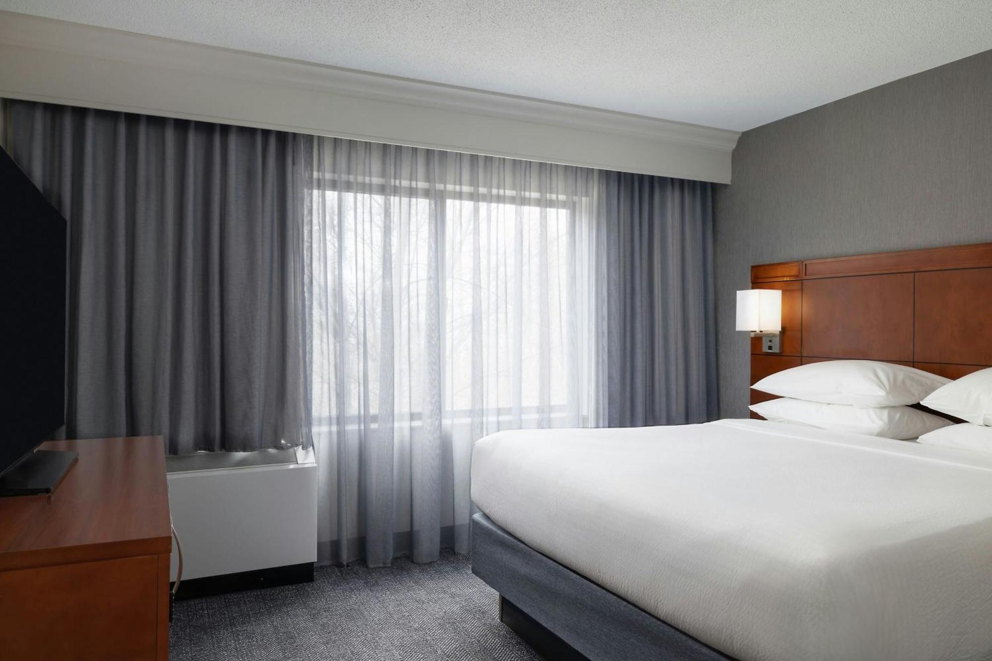 Hotel Courtyard Burlington Williston Exterior foto